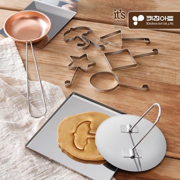 DAISO Accessories Squid Game Dalgona set (Korean Candy Making Kit)