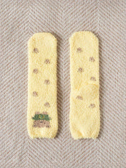 DAISO Accessories Teddy Bear Paw Print Fuzzy Socks
